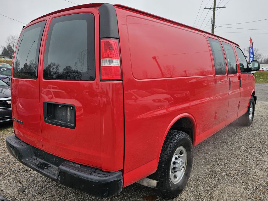 2016 Chevrolet Express Image 5