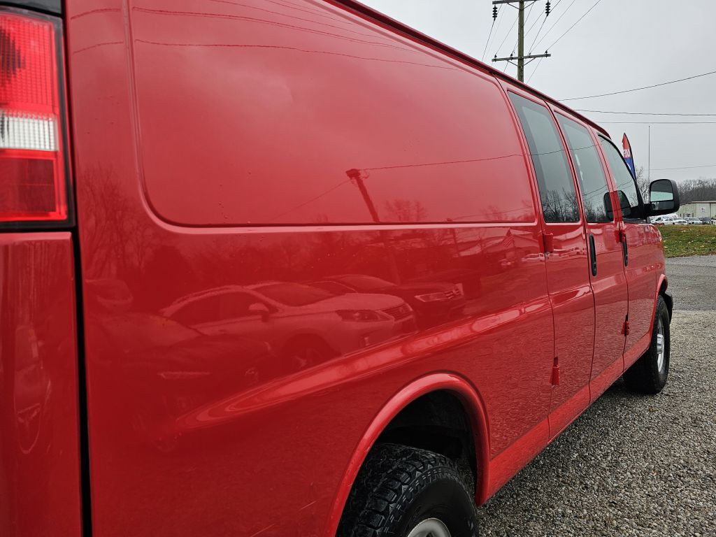 2016 Chevrolet Express Image 9