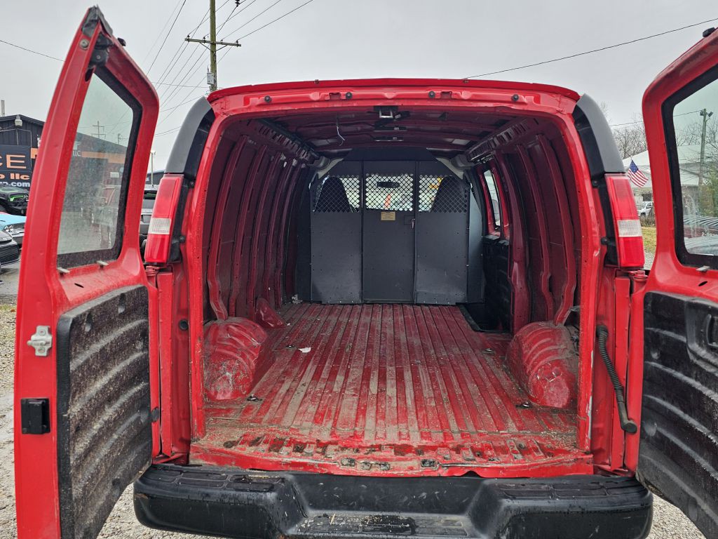 2016 Chevrolet Express Image 12