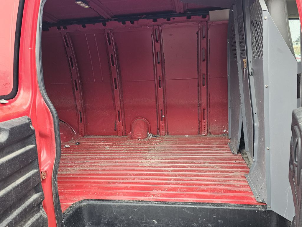 2016 Chevrolet Express Image 13