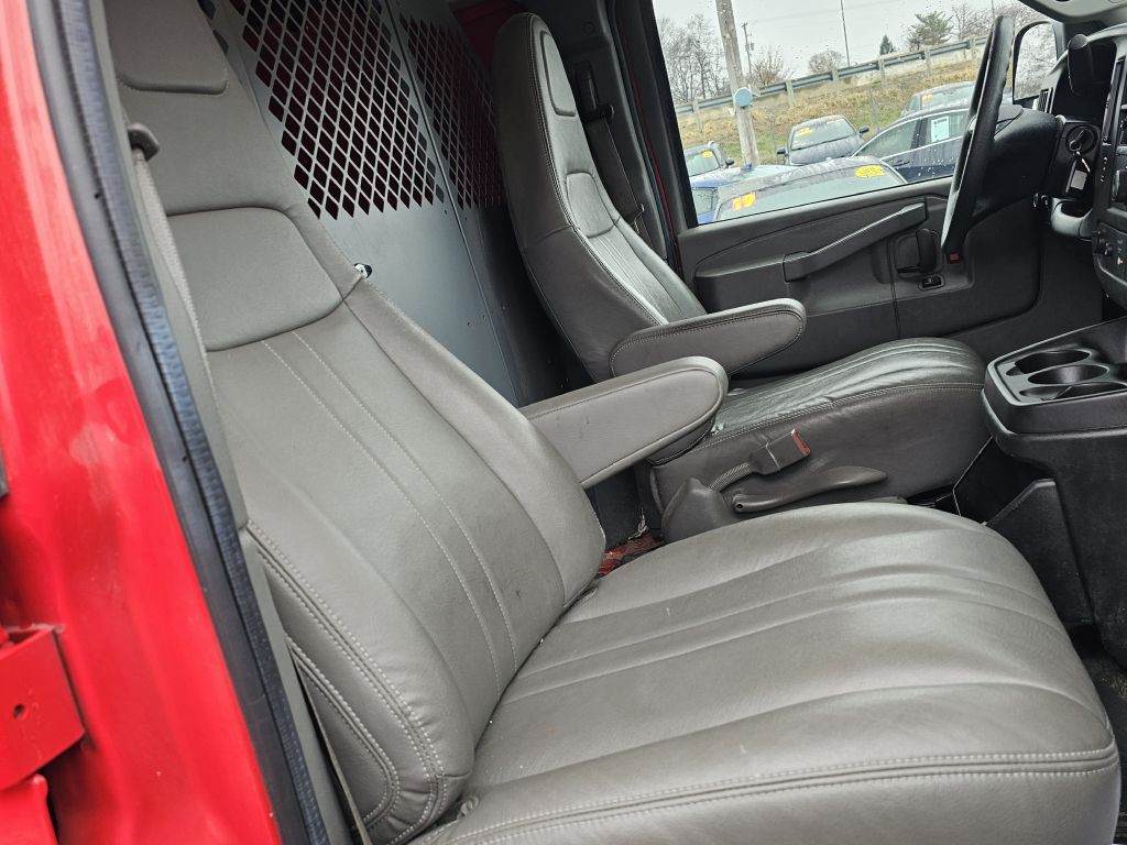 2016 Chevrolet Express Image 18
