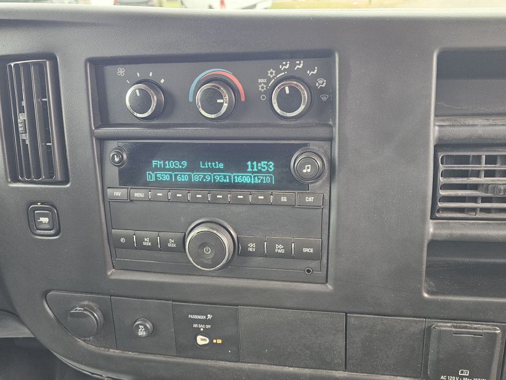 2016 Chevrolet Express Image 20