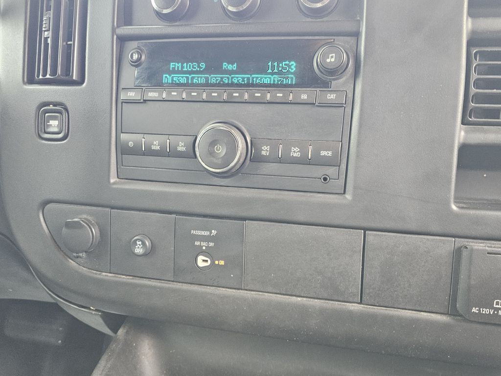 2016 Chevrolet Express Image 22