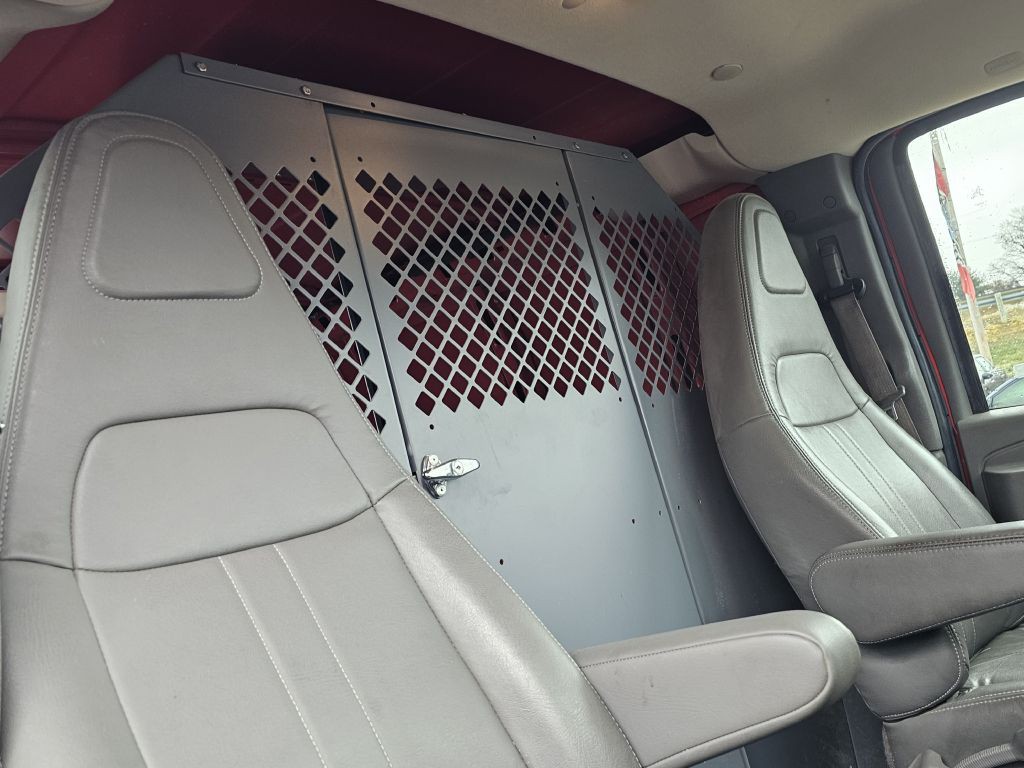 2016 Chevrolet Express Image 23