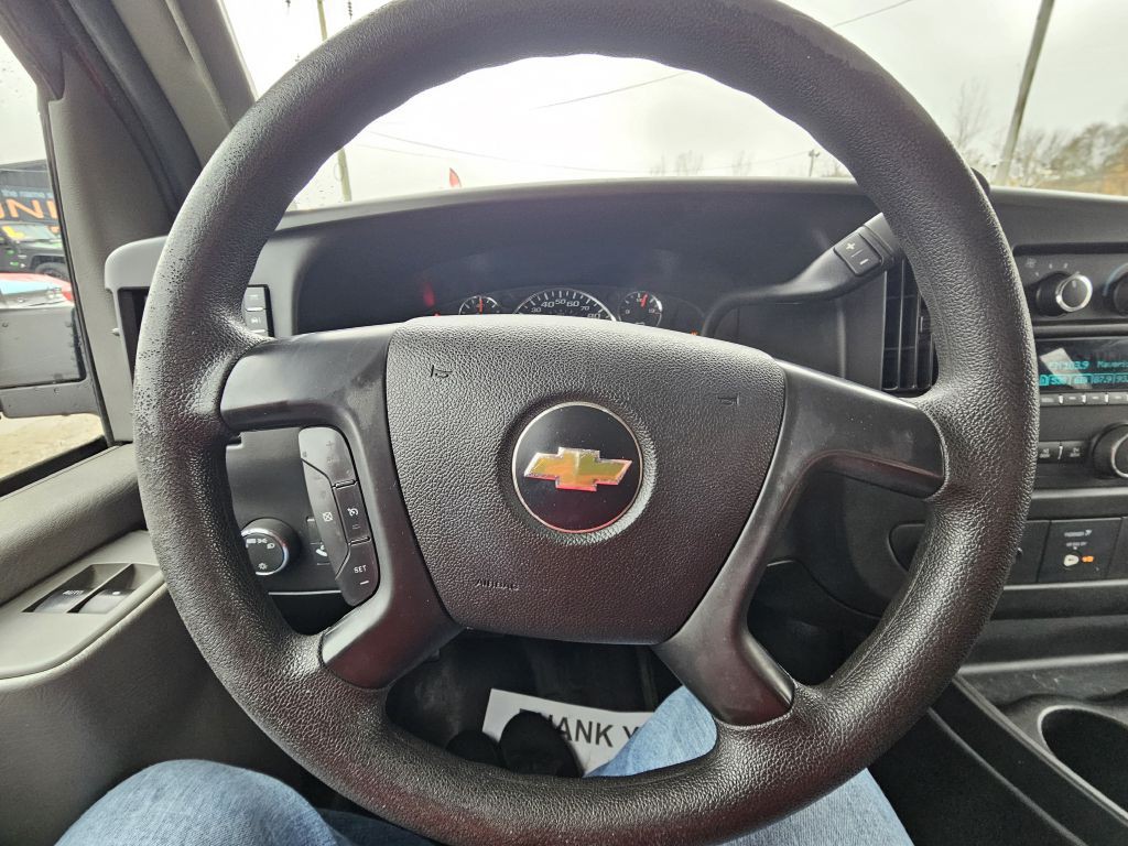2016 Chevrolet Express Image 24