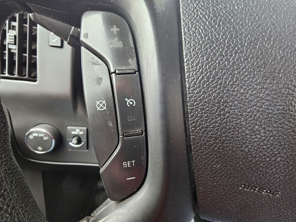 2016 Chevrolet Express Image 25