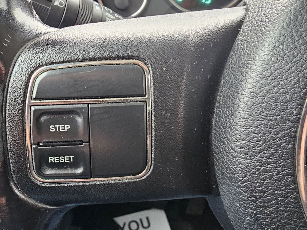 2012 Jeep Wrangler Image 18