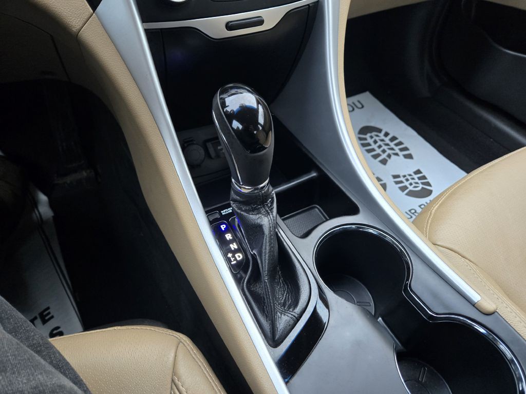 2011 Hyundai Sonata Image 22