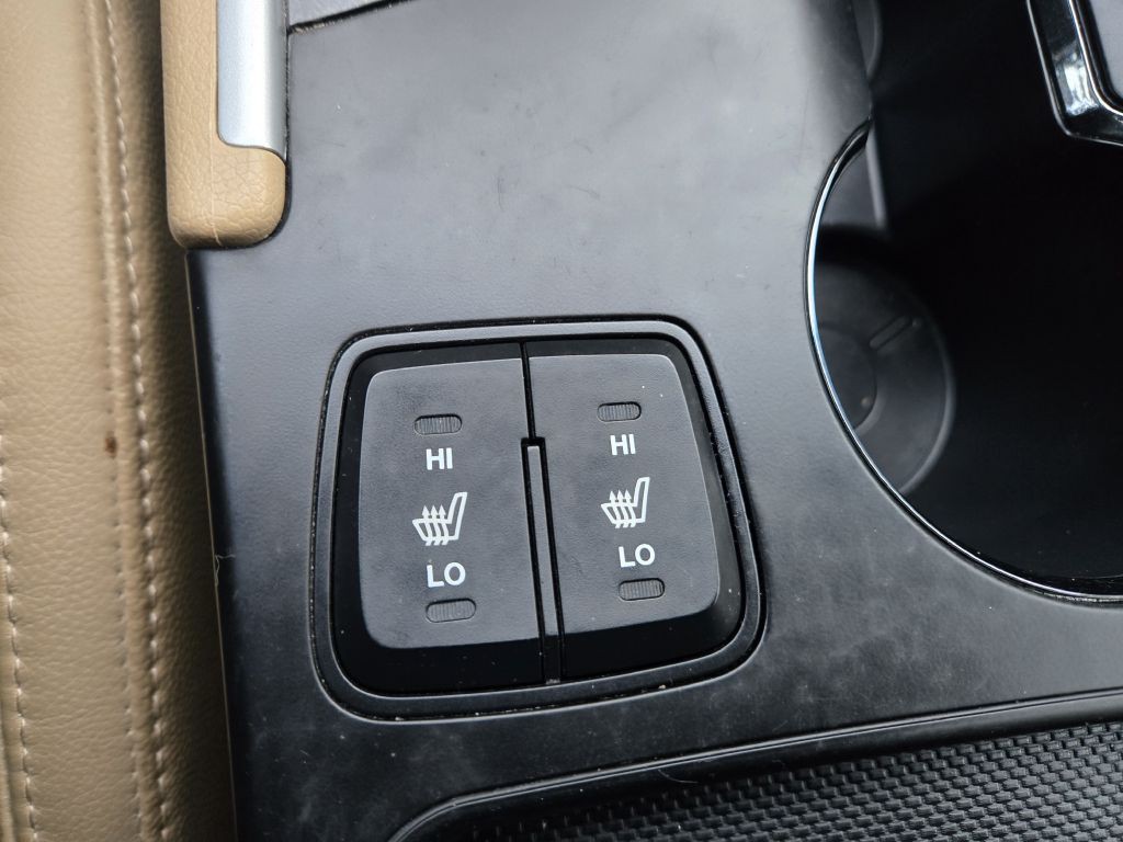 2011 Hyundai Sonata Image 23