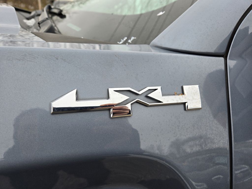 2015 GMC Sierra Image 11