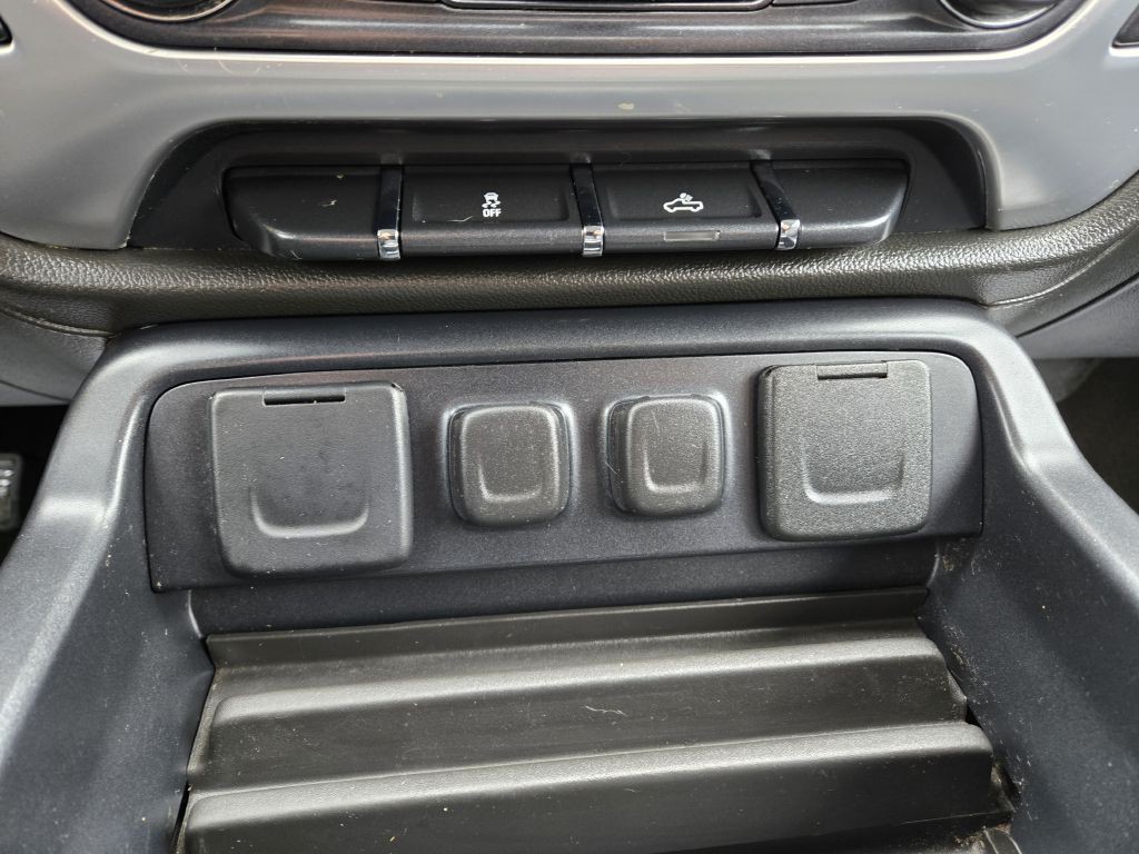 2015 GMC Sierra Image 22