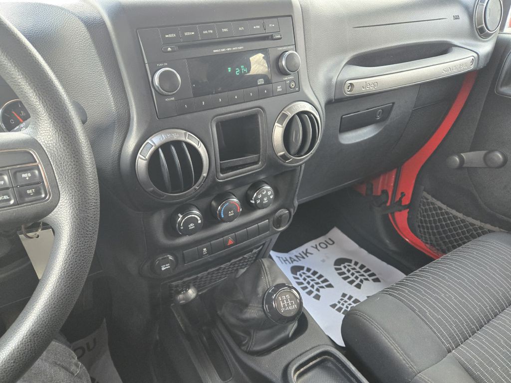 2012 Jeep Wrangler Image 17