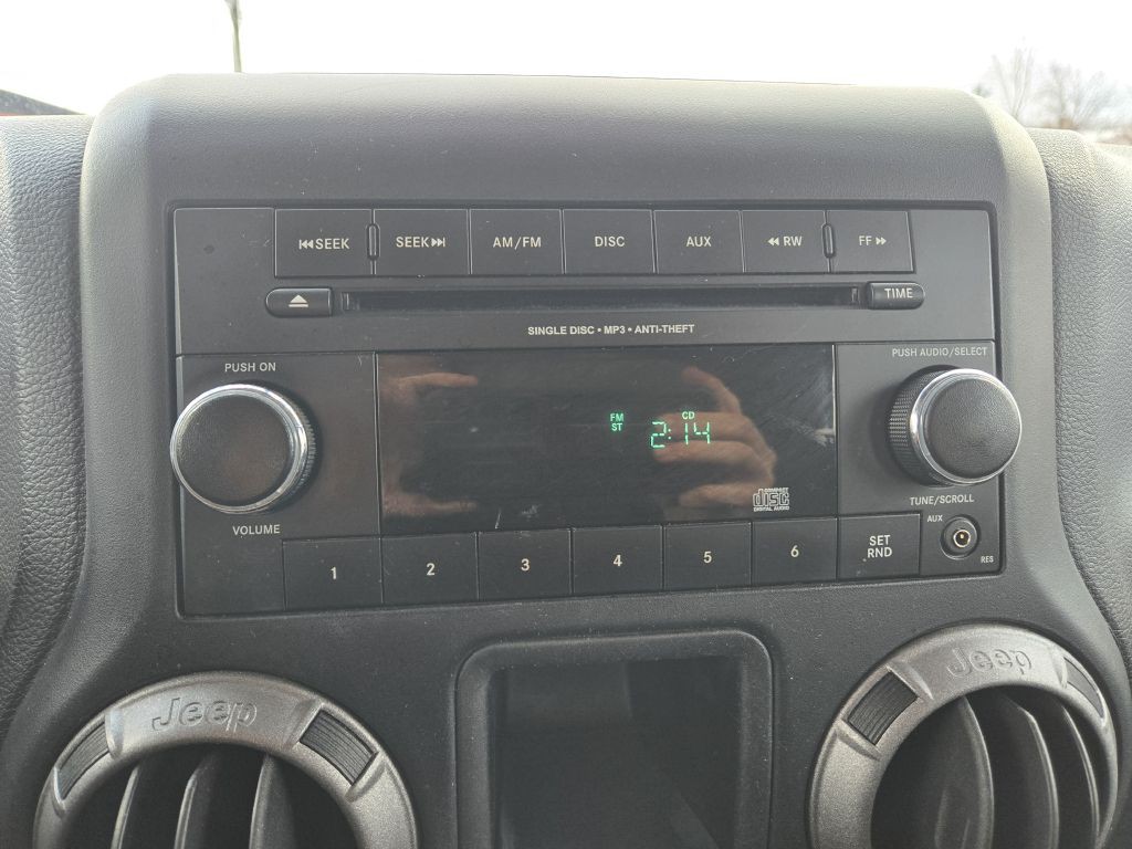 2012 Jeep Wrangler Image 22