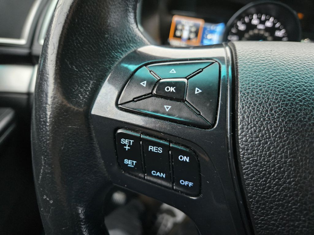 2016 Ford Explorer Image 16