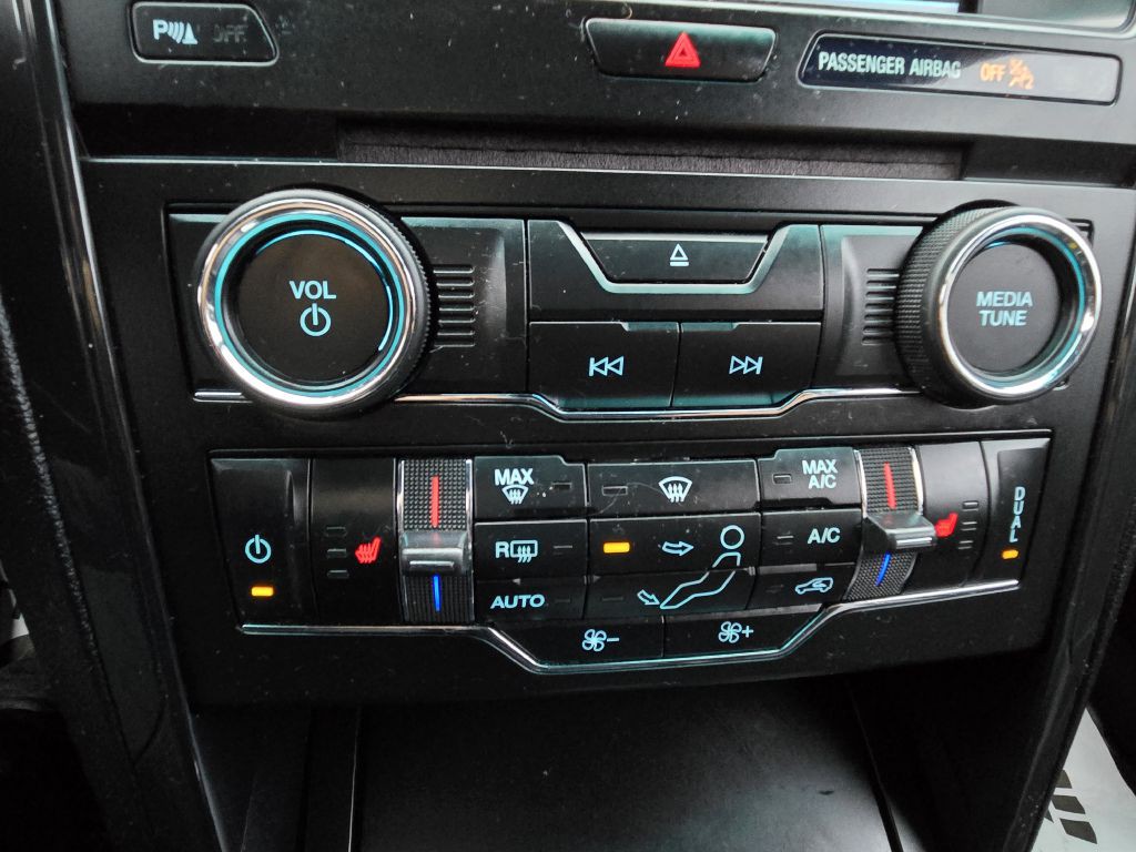 2016 Ford Explorer Image 21