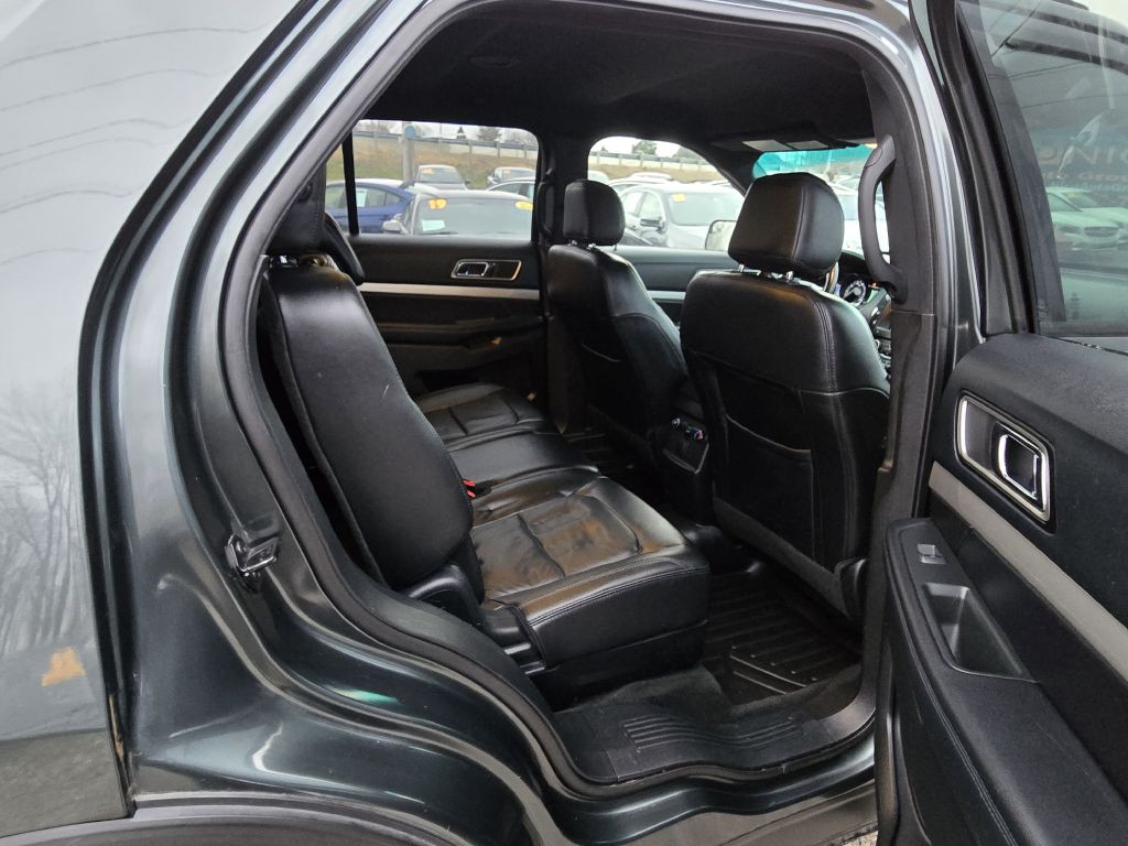 2016 Ford Explorer Image 28