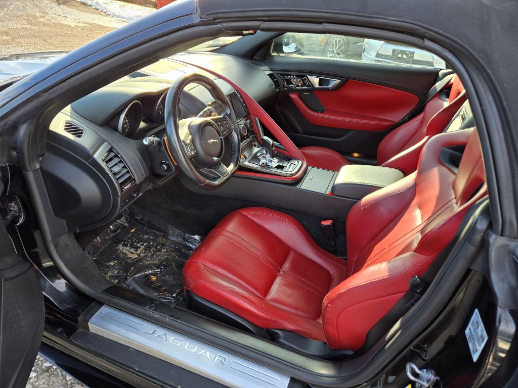 2016 Jaguar F-TYPE Image 17