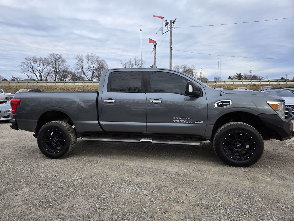 2017 Nissan Titan Image 4