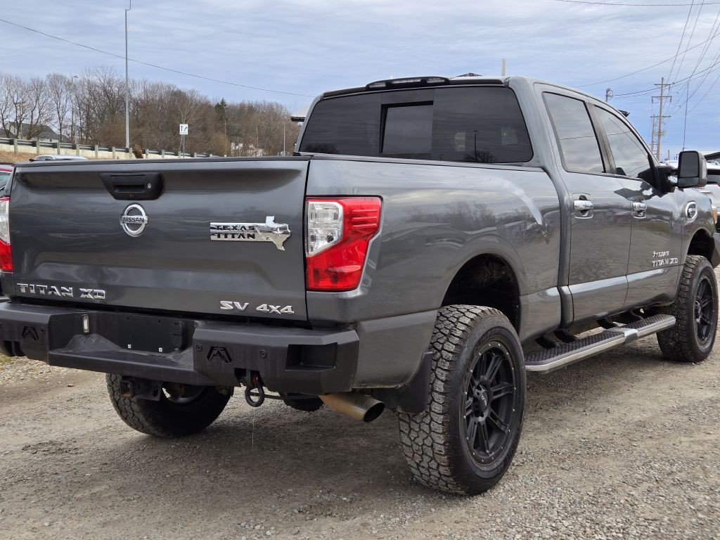 2017 Nissan Titan Image 5