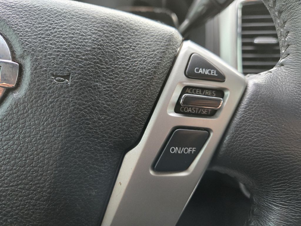 2017 Nissan Titan Image 26