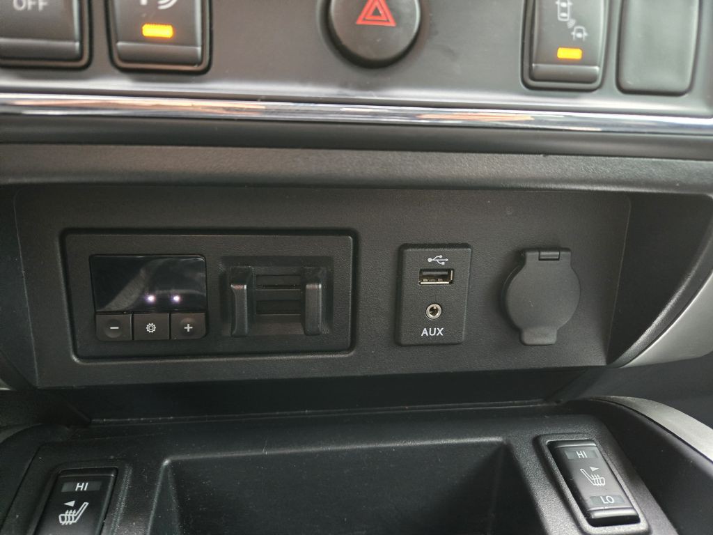 2017 Nissan Titan Image 30