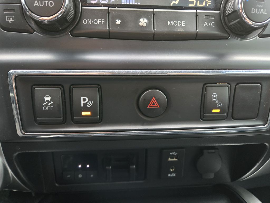 2017 Nissan Titan Image 31