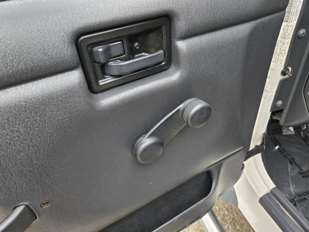 2005 Jeep Wrangler Image 16