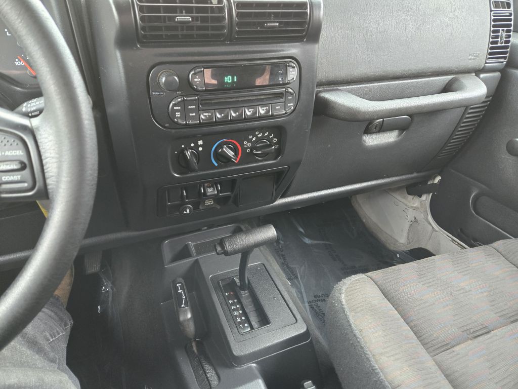 2005 Jeep Wrangler Image 18