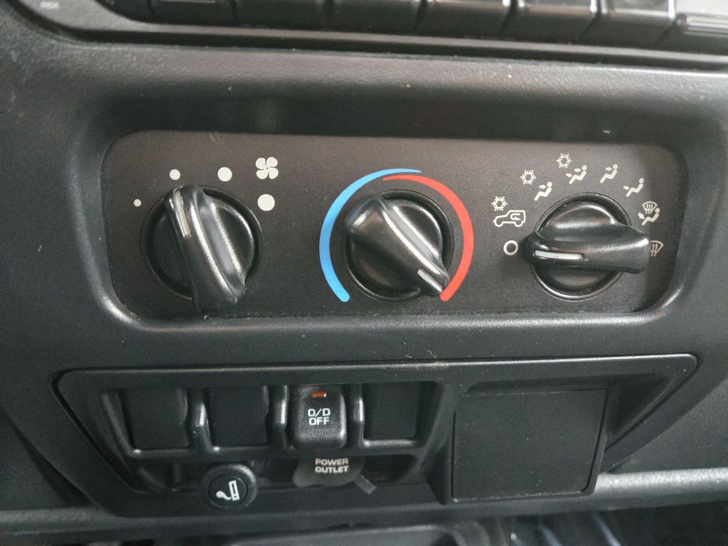 2005 Jeep Wrangler Image 23