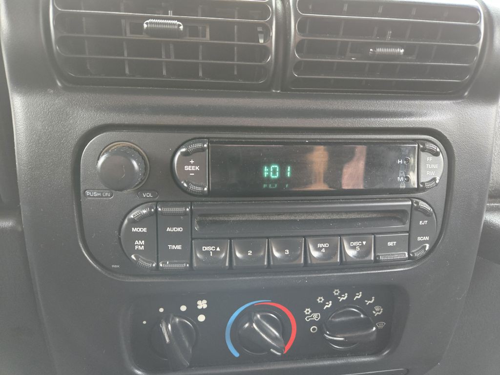 2005 Jeep Wrangler Image 24