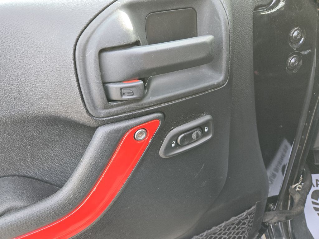 2014 Jeep Wrangler Image 24