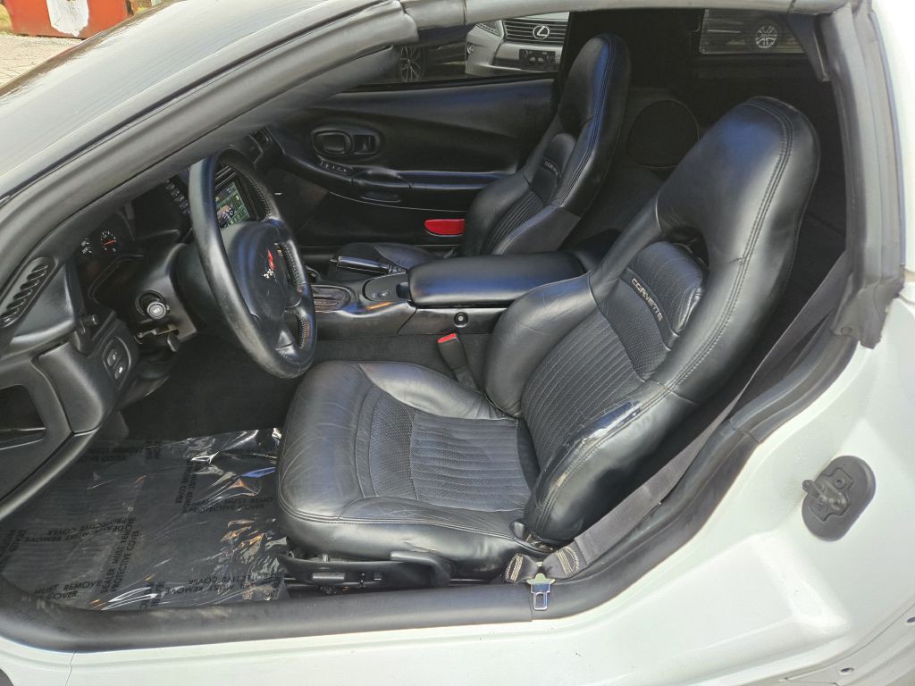 1998 Chevrolet Corvette Image 12