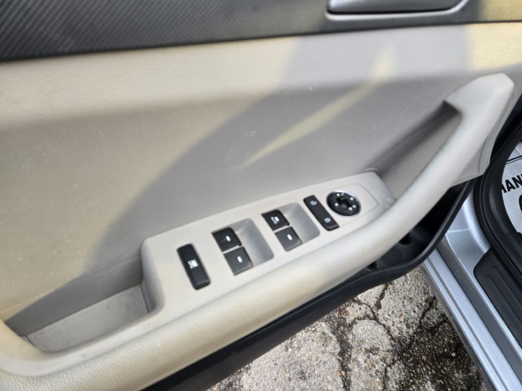 2016 Hyundai Sonata Image 13