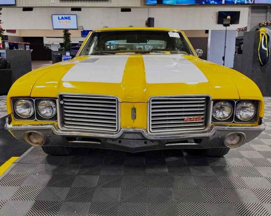 1972 Oldsmobile Cutlass Image 2