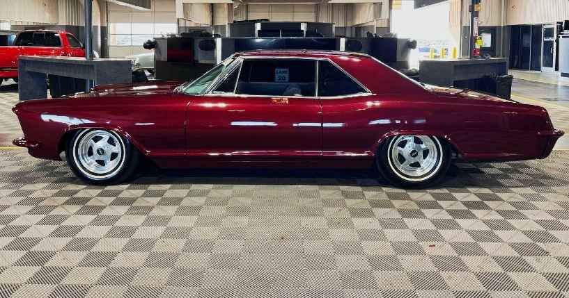 1965 Buick Riviera Image 2