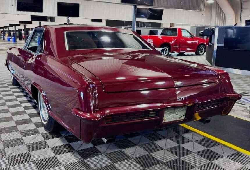 1965 Buick Riviera Image 3