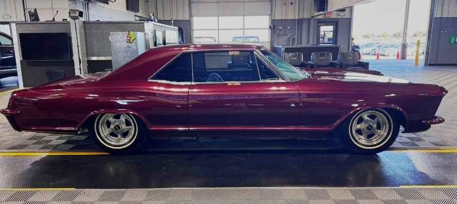 1965 Buick Riviera Image 6