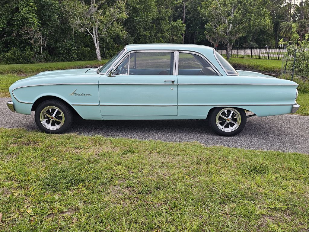 1961 Ford Falcon Image 2