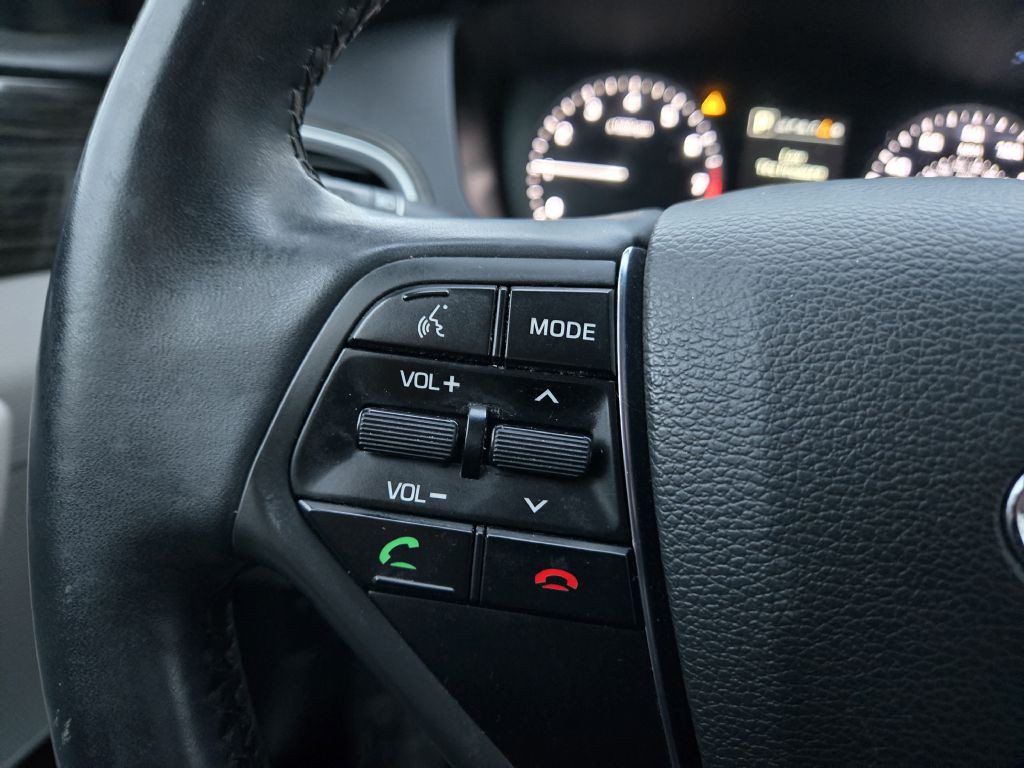 2017 Hyundai Sonata Image 18