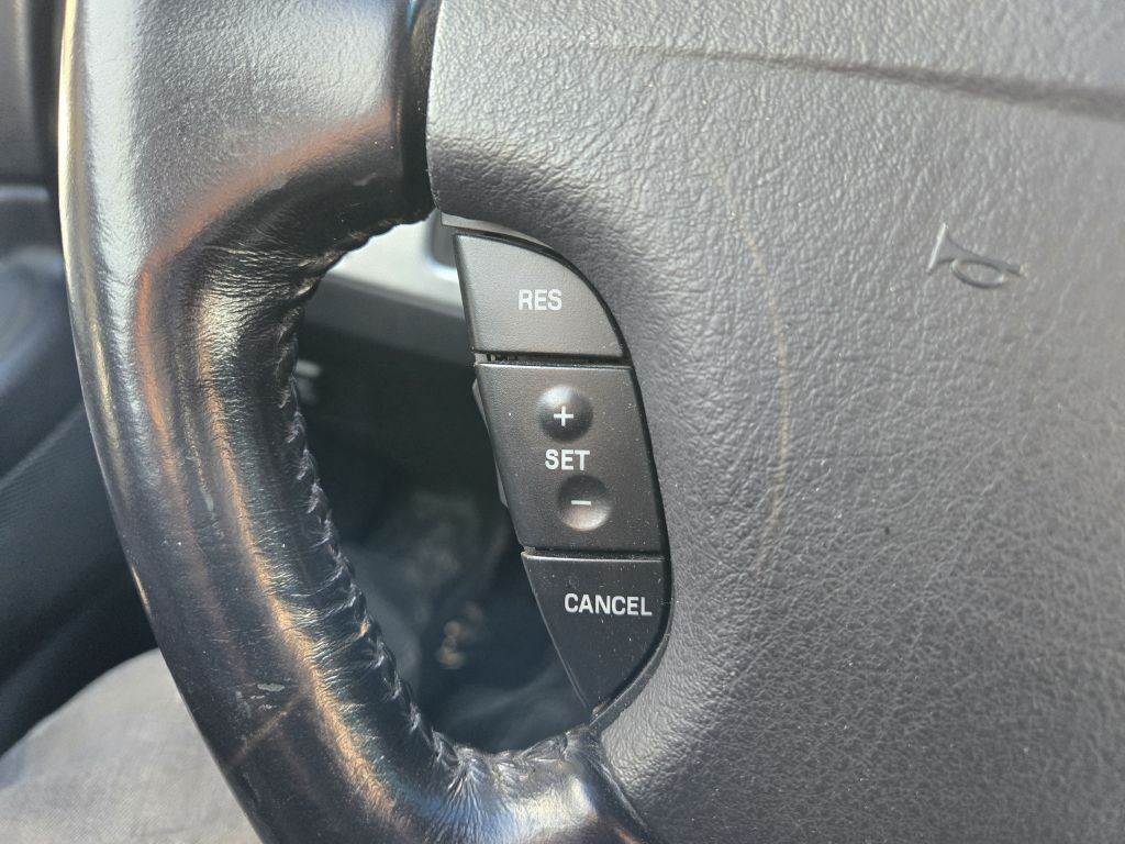 2003 Ford Thunderbird Image 18