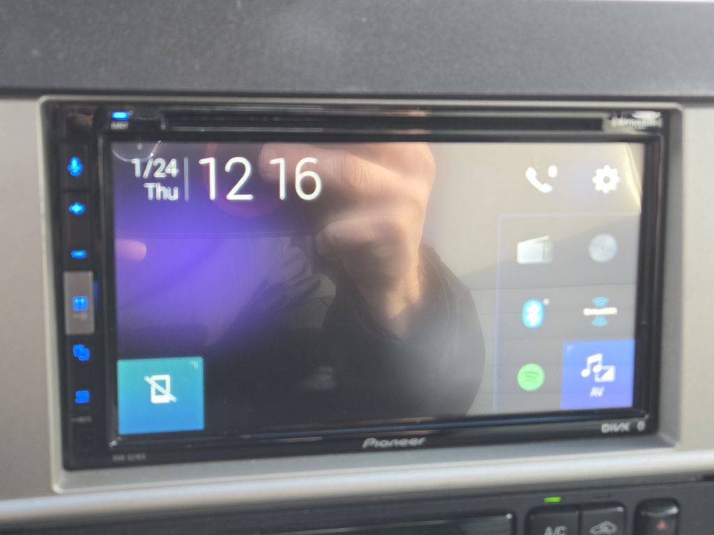 2003 Ford Thunderbird Image 24