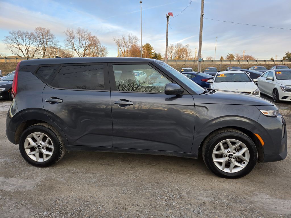 2022 Kia Soul Image 4