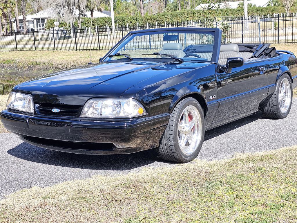 1989 Ford Mustang Image 2
