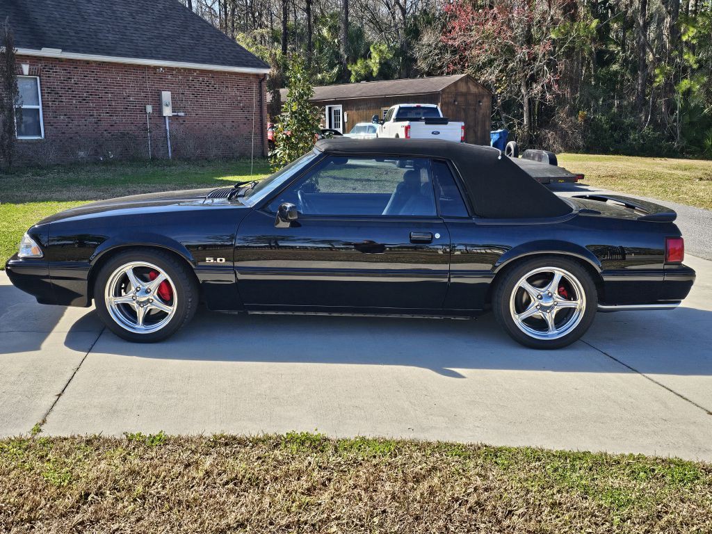 1989 Ford Mustang Image 4