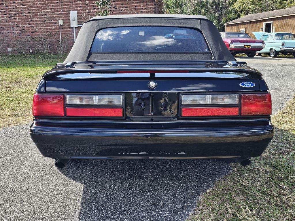 1989 Ford Mustang Image 8
