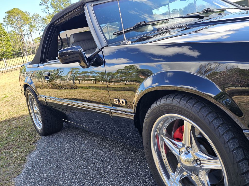 1989 Ford Mustang Image 14