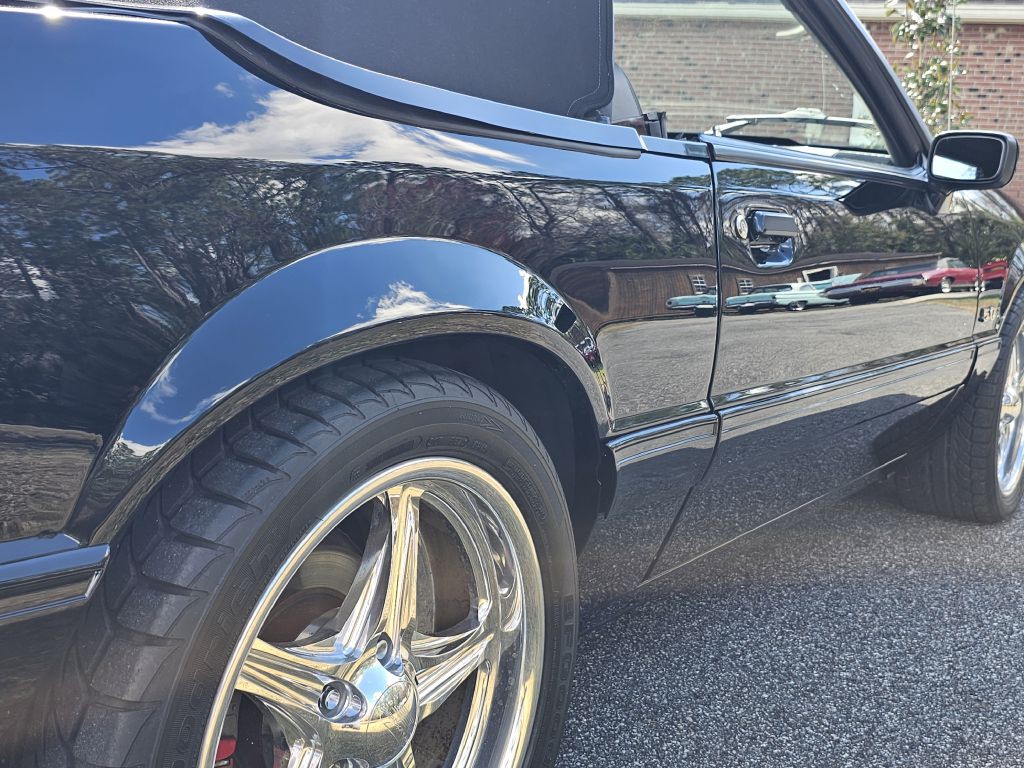 1989 Ford Mustang Image 16