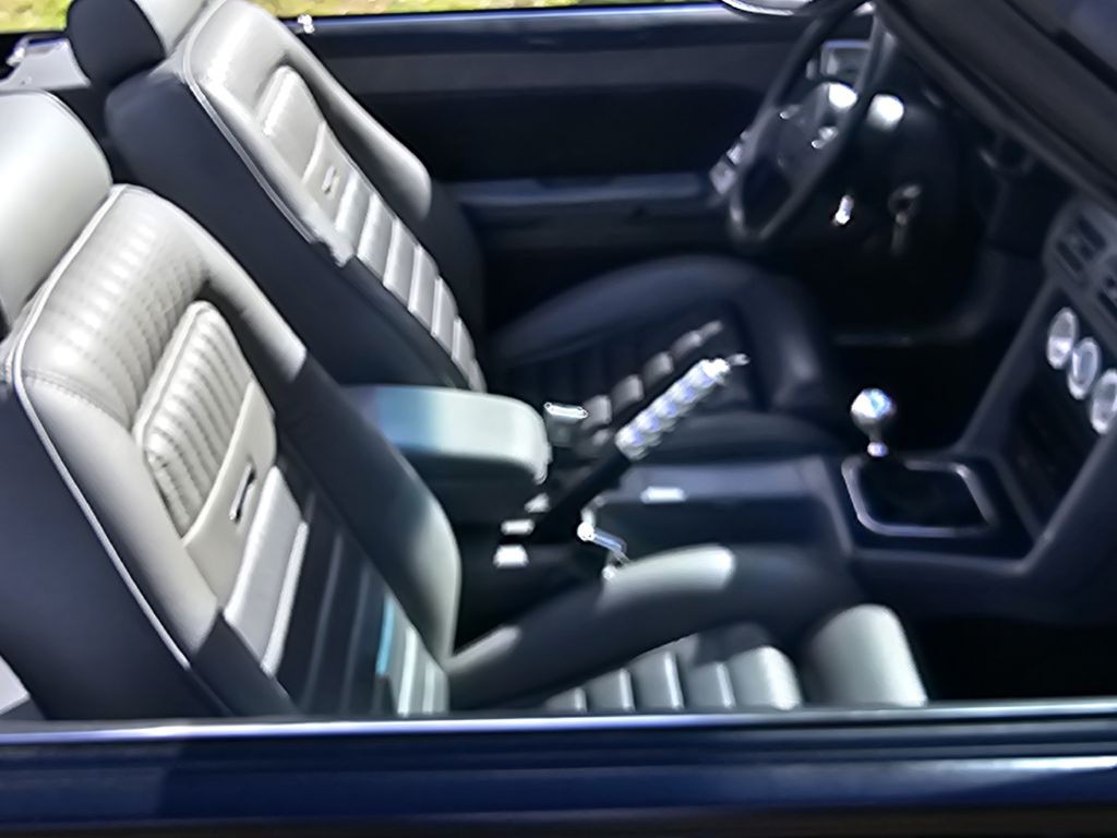 1989 Ford Mustang Image 21