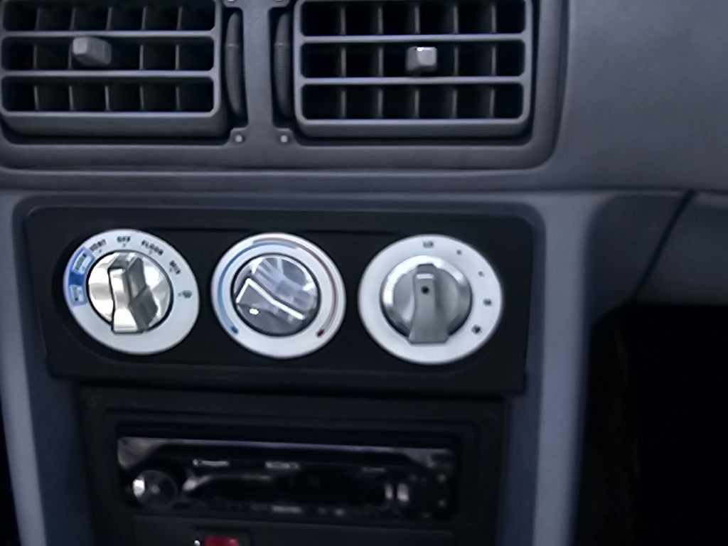 1989 Ford Mustang Image 24