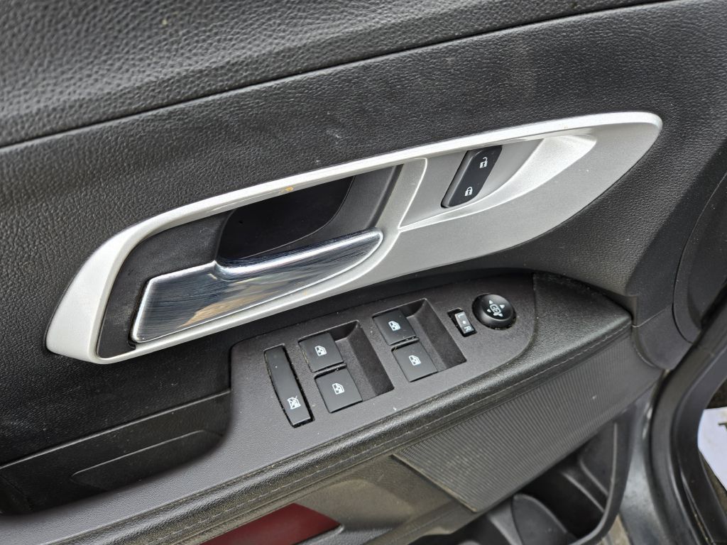 2017 Chevrolet Equinox Image 13